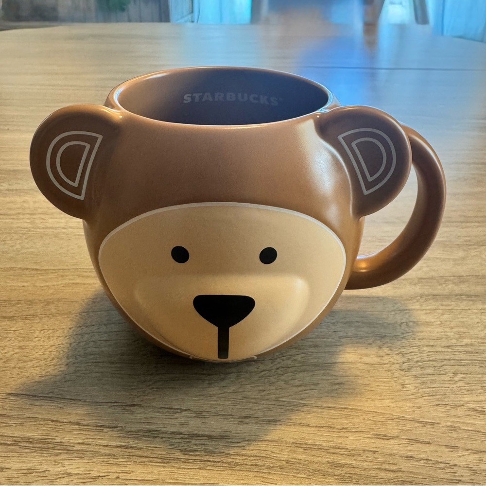 RARE Starbucks Bear Mug - Holiday
Bearista Cup - Warm Bear Hug in a Mug - NEW